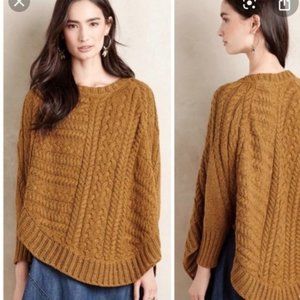 Angel of the North Curved Cables Green Poncho - M